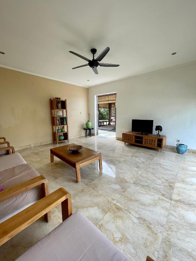 Private Suite In A Kids Friendly Big Shared Villa In Canggu Экстерьер фото